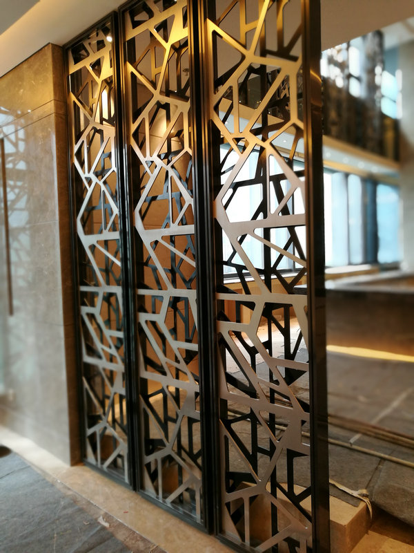 JW萬(wàn)豪酒店內(nèi)裝不銹鋼格花.jpg